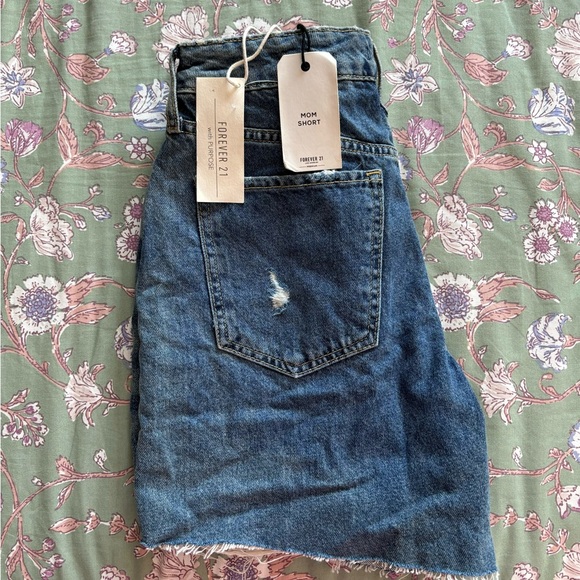 NWT Forever 21 Mom Short - Picture 3 of 5